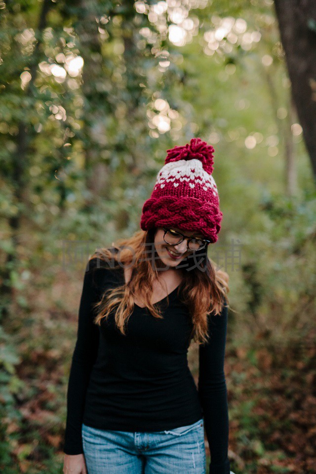 Elizabeth's hat twist braided jacquard embellished hat Chinese braided illustration text description drawing