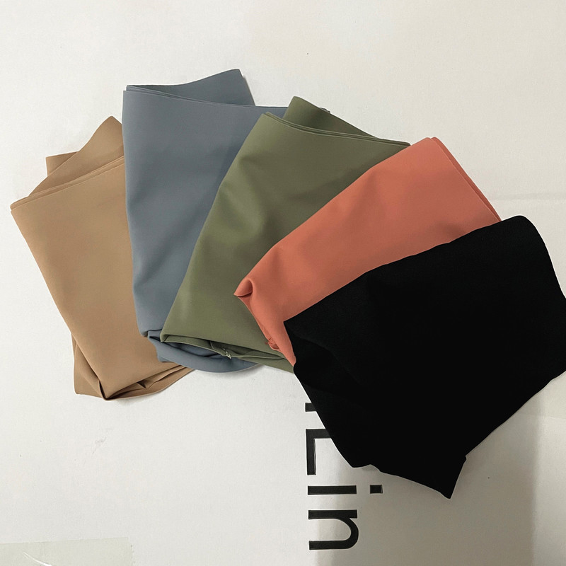 Nude-Feel Women's Underwear, Breathable Ice Silk, Seamless Mid-Waist, Comfortable for Girls, Antibacterial and Anti-Bacterial Briefs, Women's Solid Color