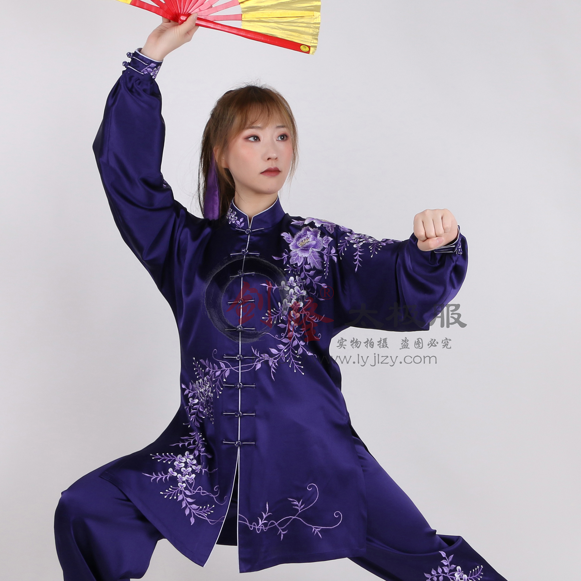 20-01 in full swing The sword Longone Original design Custom Tai Chi Costume Performance Suit Women's High-end Upscale Embroidery Embroidery