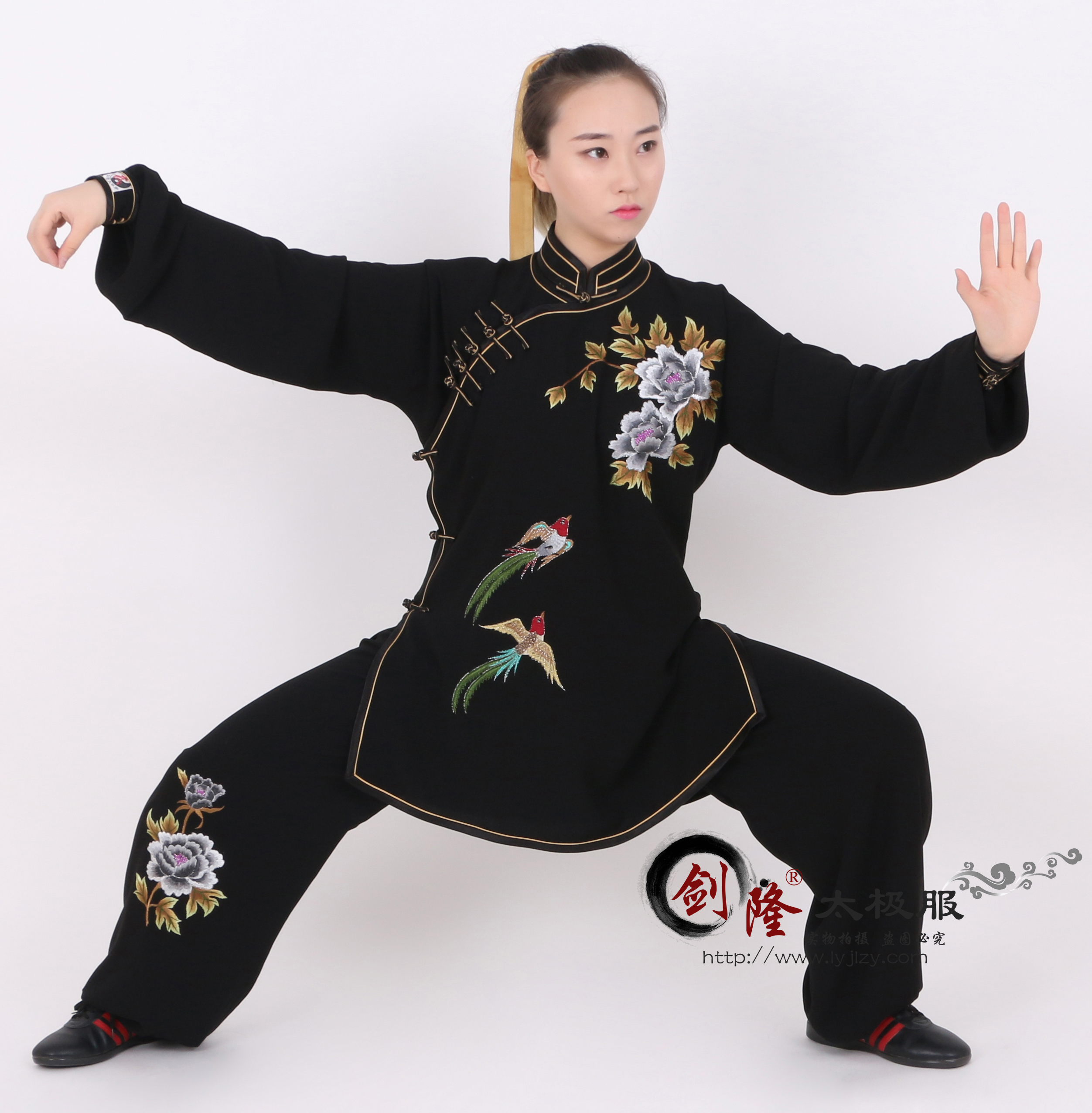 1701 Early Orioles contending for Warm Trees Sword Longs Original Design Custom Tai Chi Suit Women's High-end High-end Embroidered Embroidery
