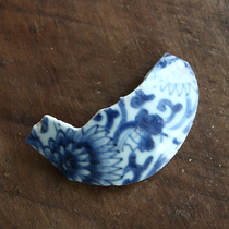 Qing Dynasty Kangxi Yongzheng blue and white chrysanthemum pattern bowl bottom porcelain shard specimen Ming and Qing dynasty blue and white old porcelain shard specimen