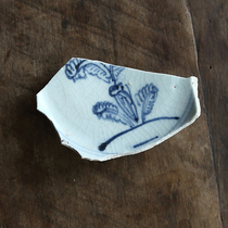 Ming Dynasty Chenghua blue and white bowl bottom porcelain specimens mid-Ming Dynasty blue and white cabbage porcelain specimens ancient porcelain fragments old porcelain fragments