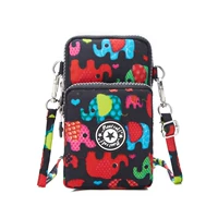 Вино красный [мультфильм] чернокожий маленький слон