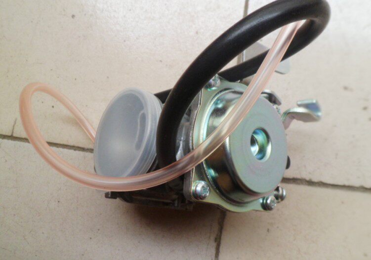 Qingqi Suzuki motorcycle accessories Suzuki King GS125 carburetor assembly old iron cover Mikuni