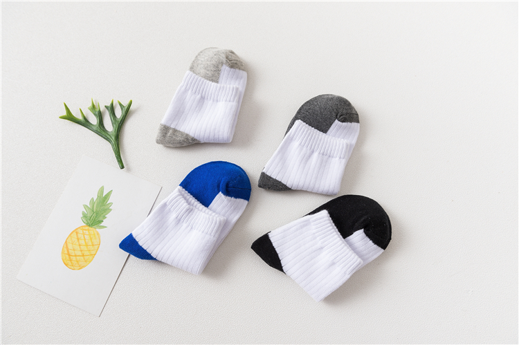 Vớ trẻ em Trẻ em vớ trẻ em 10-12 tuổi cotton nam mùa xuân và mùa thu đông Trẻ em vớ trắng học sinh 3-5-7-9 vớ dày lông cừu thu đông cho bé