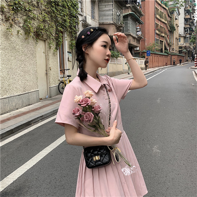 VK旗艦店 韓系polo領刺繡百褶學院風短袖洋裝