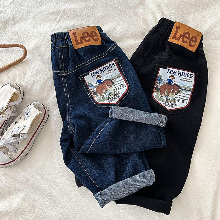 子供用ソフトジーンズ男の子2025春新作子供用ルーズパンツトレンディベビー漫画ストレートパンツ女の子ファッショナブル