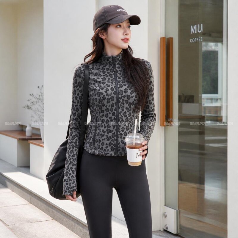 Define Cropped Jacket Bomber Jacket* Short Style