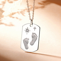 A Lan jewelry custom pendant 18K Golden treasure hands and feet footprints necklace Baby birth card square card amulet