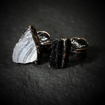 Vintage black tourmaline feather ring electroplated bronze