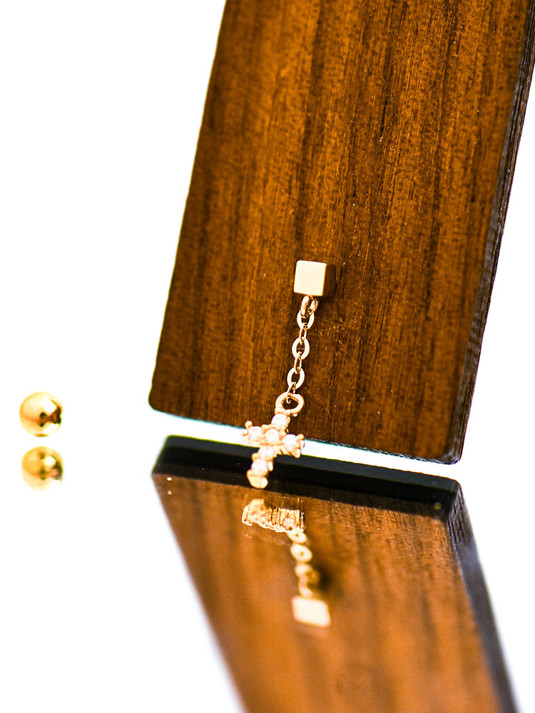Korean fashion 10K gold earrings for women square cross thread screw earrings K gold ear piercing single