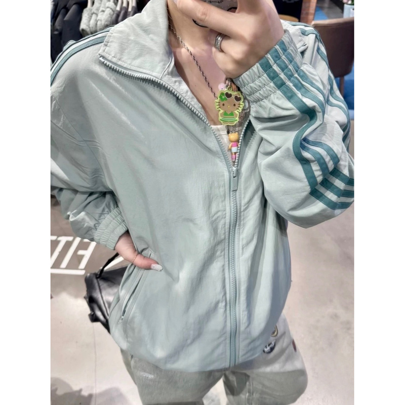 90% off Special Zone丨Brand Discounts丨2026 Autumn New Three-Stripe Jacket Coat Unisex Top 90% off Special Zone丨Brand Discounts丨2026 Autumn New Three-Stripe Jacket Coat Unisex Top