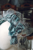 Han Xiaos hair hoop suede three-dimensional large bow nail bead mesh hair band four colors can be selected