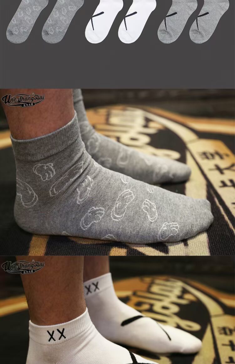 Đại học Bắc Carolina Thêu xx kaws sneaker triều thương hiệu vớ thể thao nam và nữ vớ - Vớ thể thao tất trắng cao cổ