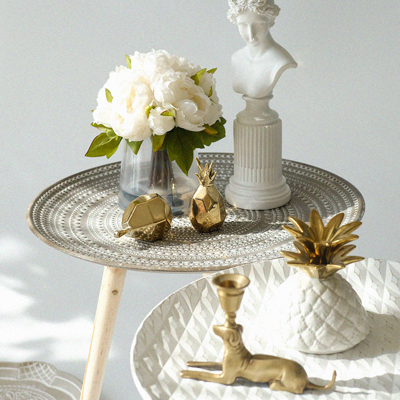 Coffee table Simple round flower pot plant literary and creative store shop Bed and breakfast Retro in Nordic style Small side table corner few