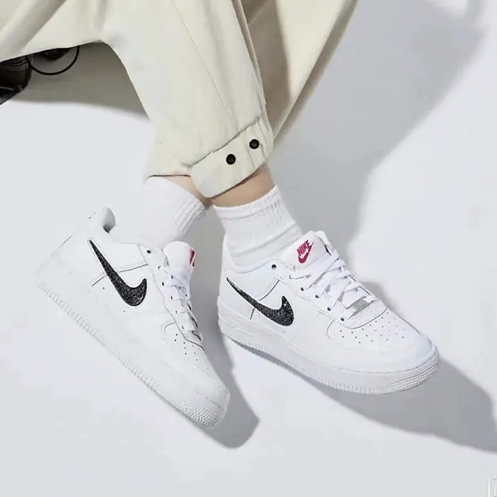 Pure White Air Force 1 All-White Sports Casual Sneakers for Men, Women, and Children, Versatile White Shoes Pure White Air Force 1 All-White Sports Casual Sneakers for Men, Women, and Children, Versatile White Shoes