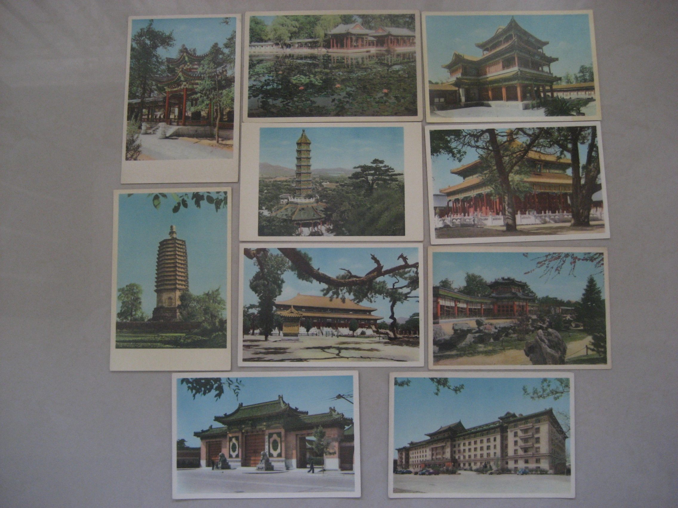 In the 1950s, the Ministry of Posts and Telecommunications Beauty 23 Beijing Scenery Group 3 Postcards 10 in full
