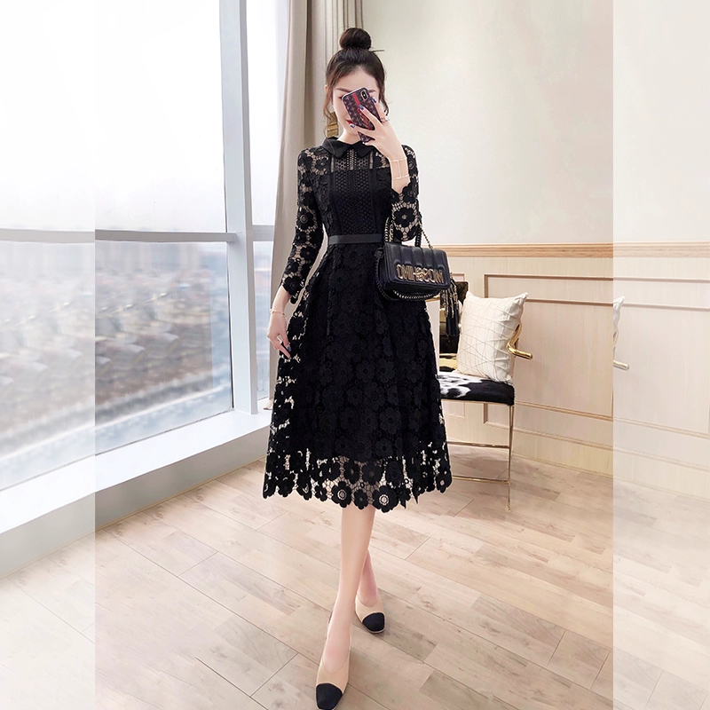 Váy đen nhỏ váy mùa thu 2021 mới của phụ nữ mới cao người hâm mộ tính khí mùa thu sớm Phong cách Hepburn váy ren đen - váy đầm