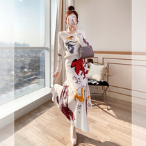 Autumn temperament goddess Fan suit early autumn fashion Net red 2021 new womens dress dress knitted two-piece set