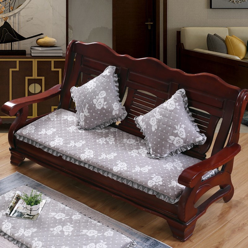 Mùa đông màu đỏ rắn sofa đệm với tựa lưng Ghế ngồi bằng gỗ Xiêm ba chỗ đệm đệm phổ quát bộ thảm lót ghế gỗ