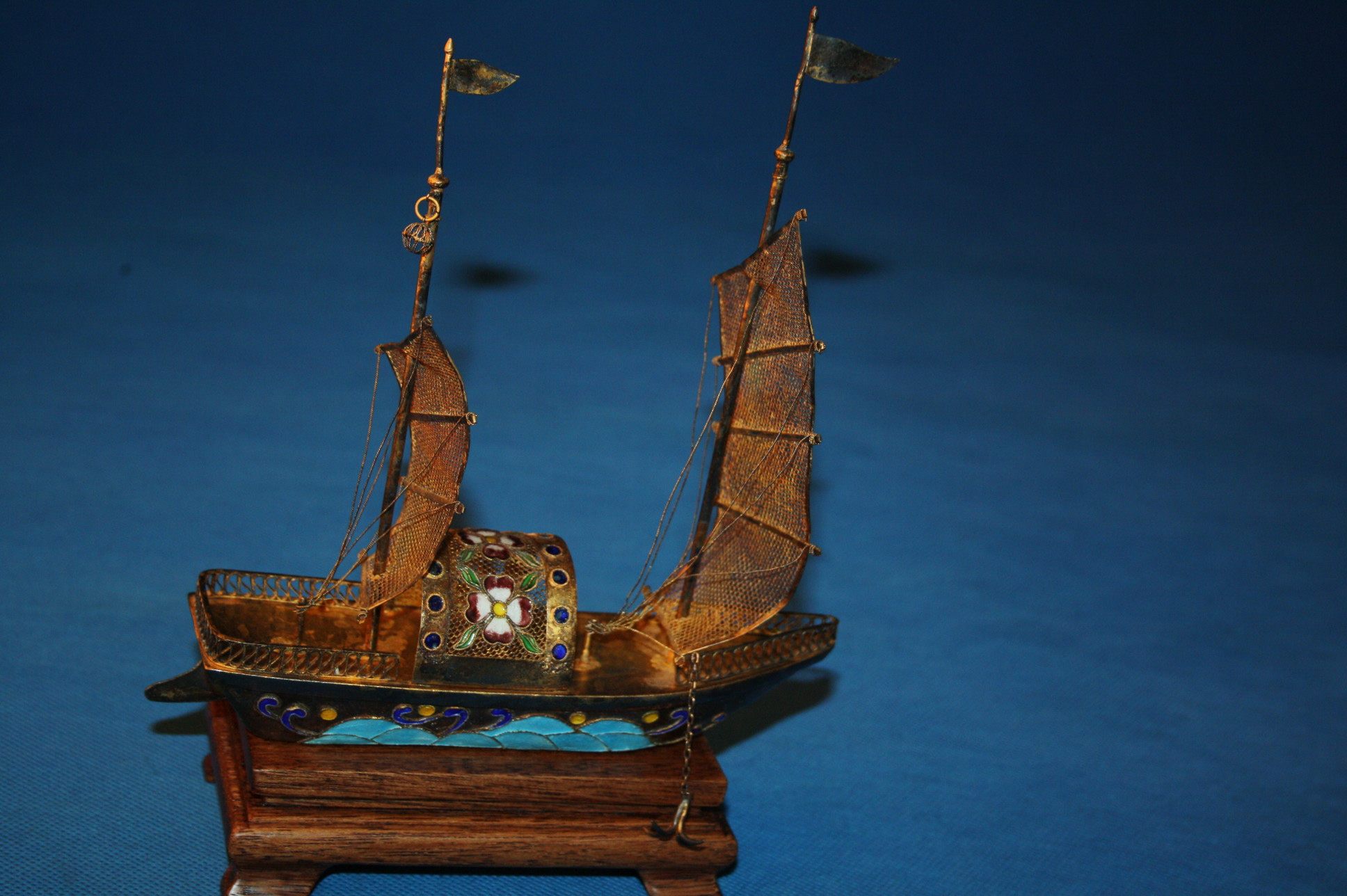 Authentic Old Stock Old Stock Copper Tire gold burning blue flower silk boat
