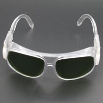 Labor protection supplies Anti-iron chip welding glasses welder universal glasses gas welding Yile brand 0504B