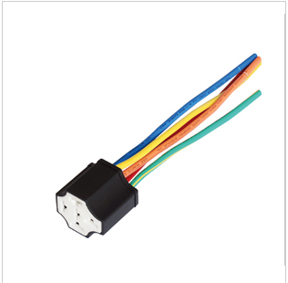 Car relay with socket in the car relay