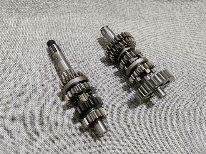 Thích hợp cho phụ kiện xe máy Qingqi Suzuki Trục chính và phụ xe máy Shift gear QS125-5G trục chính và phụ - Xe máy Gears 	nhông số xe máy