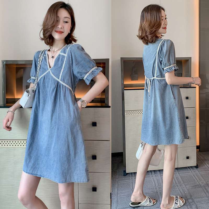 European station 2021 summer new European small man thin short bubble sleeve a word Tencel denim dress women