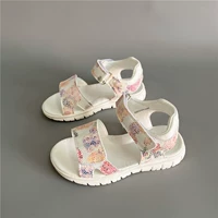 Розовые сандалии русских девушек