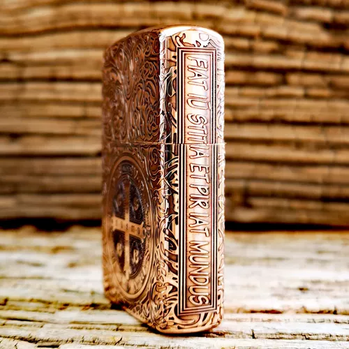 Медная ретро старомодная зажигалка на керосине, ностальгия