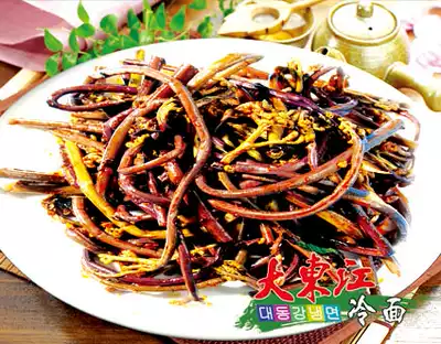 Mixed mountain Bracken a plate of vacuum packaging Jixi cold noodles spicy vegetables Dadongjiang Super Jinyu Korean nation
