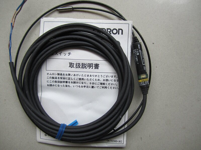 Real realize the special price of OMRON sensor E3EC-CR8D1