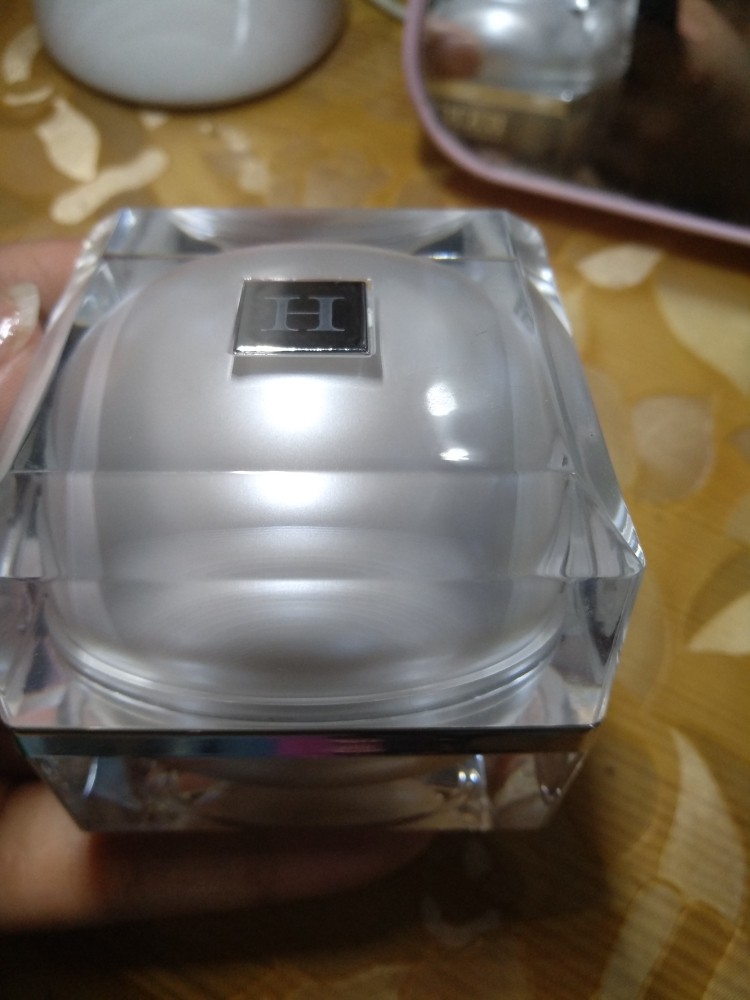 hkh化妆品是什么牌子，HKH补水美肌护肤面部套装怎么样，用了效果如何