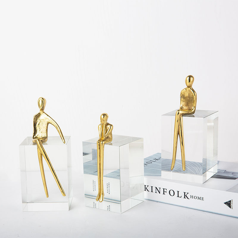 Liulian Nordic light and luxurious metal figures Sitting Crystal Pendulum Accessories room Home Living room Book Room Soft decorations