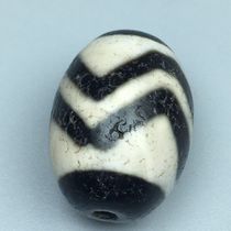 Tibetan Water Pattern Horseshoe Pattern Weathered Old Dzi Beads Size 28 6x15 4mm Material Agate Chalcedony Antique