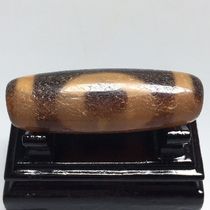 Tibetan high oil coated tooth yellow heaven and earth horseshoe pattern old dzi beads size 43 5x14 9mm material old object