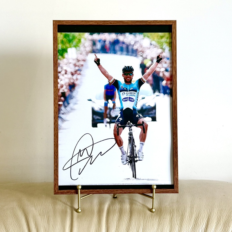Mark Cavendish Mark Cavendish Wins the Title, Signed Photo with Frame