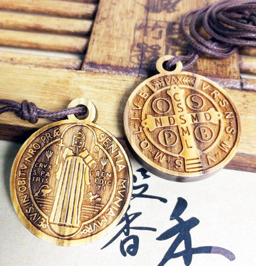 Catholic relics Imported from Italy Olive wood St Benedict Exorcism Holy plate 3 2cm