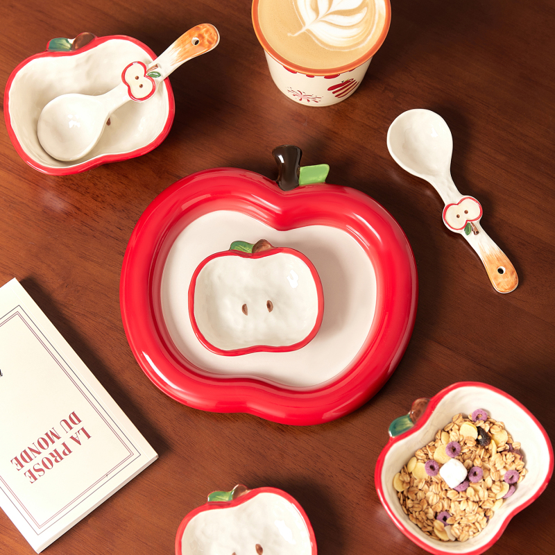 Cute and Aesthetically Pleasing Apple-Shaped Ceramic Plate, Beautiful Fruit and Yogurt Bowl for Home Use, Single-Serving Tableware