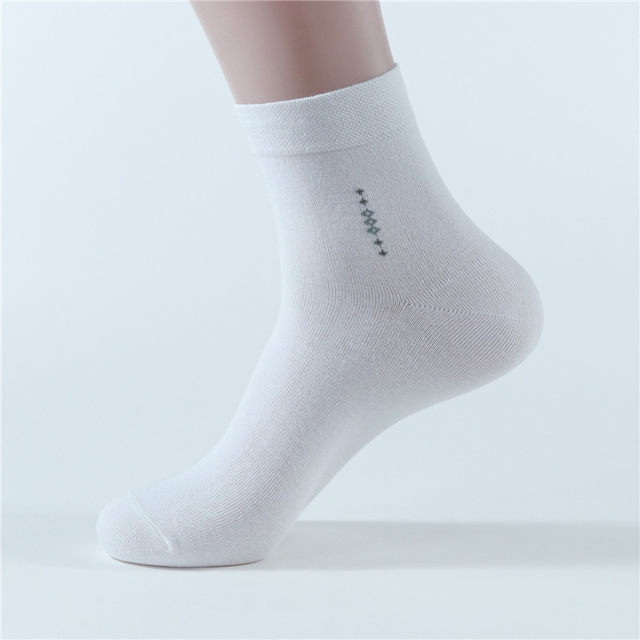 ການຂົນສົ່ງຟຣີຂອງຖົງຕີນຜູ້ຊາຍຝ້າຍບໍລິສຸດຜູ້ຊາຍ combed ກ່ອງຂອງຂວັນຝ້າຍສ່ວນບຸກຄົນຫຸ້ມຫໍ່ພາກຮຽນ spring ແລະດູໃບໄມ້ລົ່ນຂອງສຸພາບບຸລຸດຂອງຜູ້ຊາຍບາດເຈັບແລະ socks ຝ້າຍຕ້ານກິ່ນ