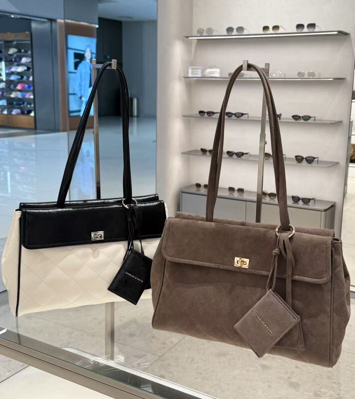 Charles&Keith Small Ck2-30782987 Model 30151701 Diamond Pattern 30151763 Double-Sided Tote Bag