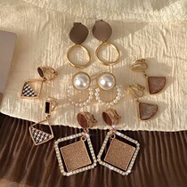 Legal port Wind ear clip No earbuds Teenage Girl Small Crowd Design Brief Earrings Korea Temperament Net Red Superior Ear Nail