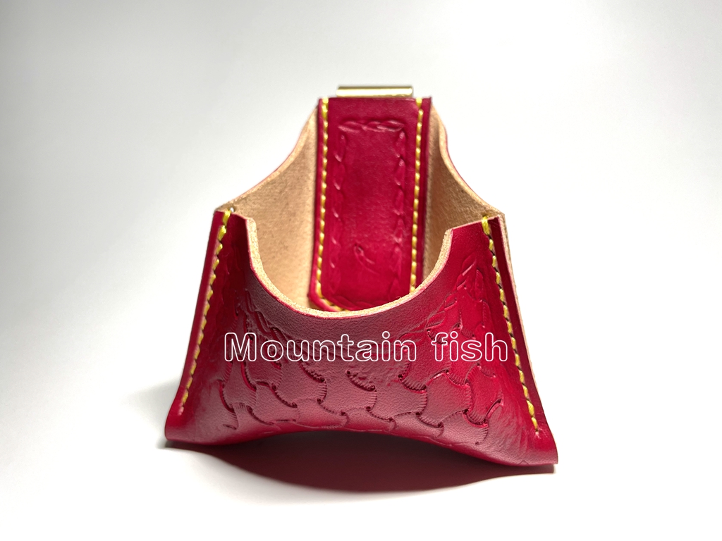 Dexterous powder handmade leather with custom head layer of cow leather personality red Qiake powder bag Dexterous powder to dust the table ball