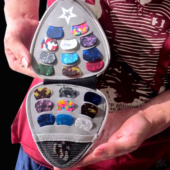 收纳夹吉他拨片包片装配件电木乐器随身套包手工袋子粘贴彩色红色