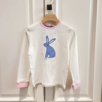 Белый фон синий патч -кролик топ