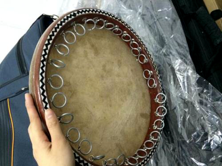 Xinjiang ethnic musical instruments Uyghur specialty Xinjiang tambourine cowhide python skin tambourine
