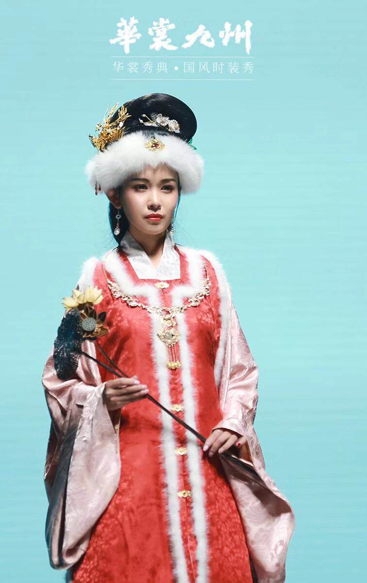 Hanfu rental (pedalling cloud gallery) Ming-made winter-style clip cotton mince hair long version Bio-root pink long-shirt 1Y0179