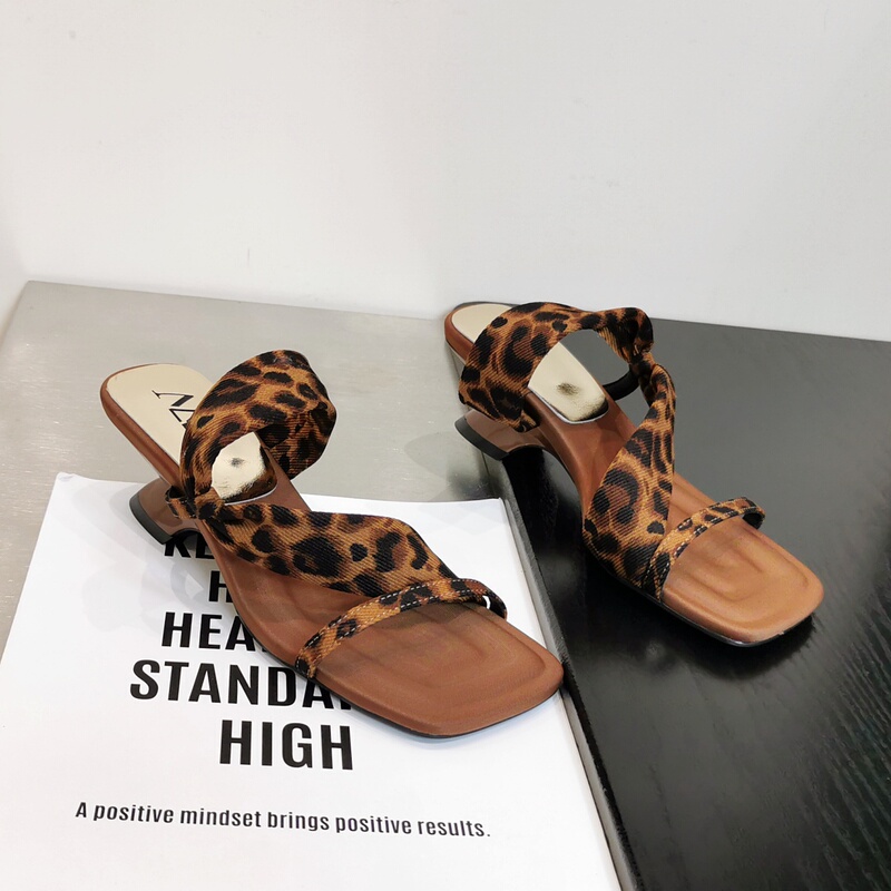 High-End Stylish Square-Toe Slip-On Sandals 2026 Spring/Summer Popular Design with Unique Heel and Open Toe for Outdoor Wear