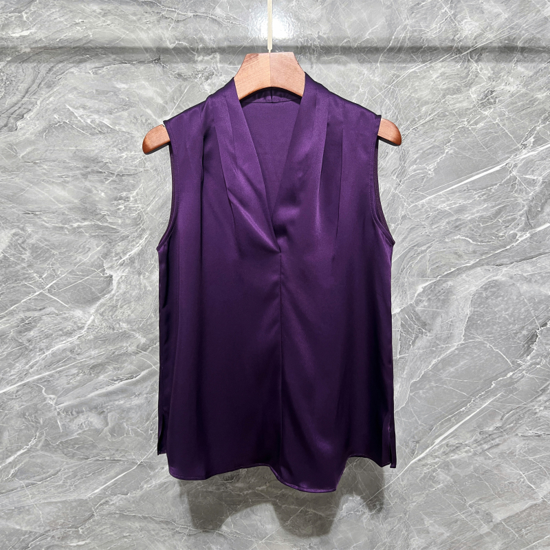 2026 Summer New Acetate V-Neck Sleeveless Shirt for Women, Thin Fashion Pullover Sleeveless Blouse, Commuting Style Elegant Top 2026 Summer New Acetate V-Neck Sleeveless Shirt for Women, Thin Fashion Pullover Sleeveless Blouse, Commuting Style Elegant Top